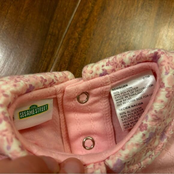 Sesame Street Elmo Pink Floral Vintage 2 piece set - Picture 7 of 7